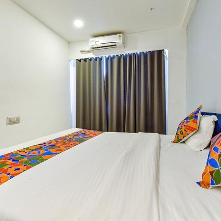 Fabhotel Code Surat Exterior foto