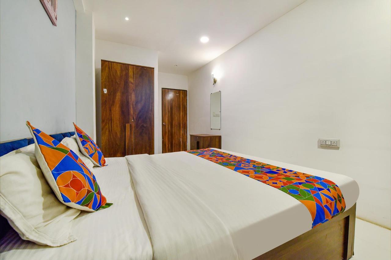 Fabhotel Code Surat Exterior foto